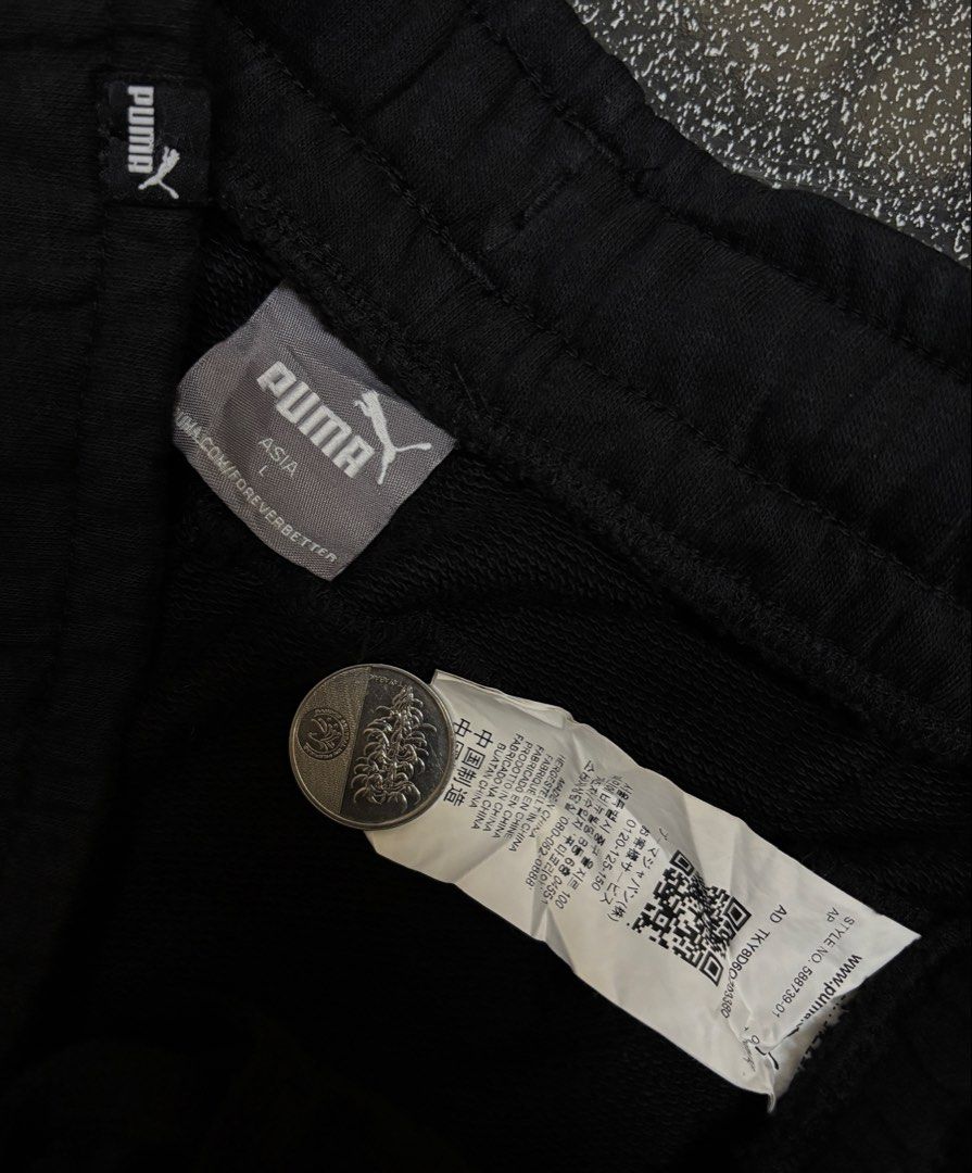 Puma sweat short (Category: Shorts) located in Cavite. Submitted by staythrifted.23 (Listing ID 1468600625, Image 2). Description: Large on 🏷️ L 19.5 W 32 - 34 Like new Color rate 10/10 Issue ❌ Loc. Cavite We ship nationwide Payment Forsyth .