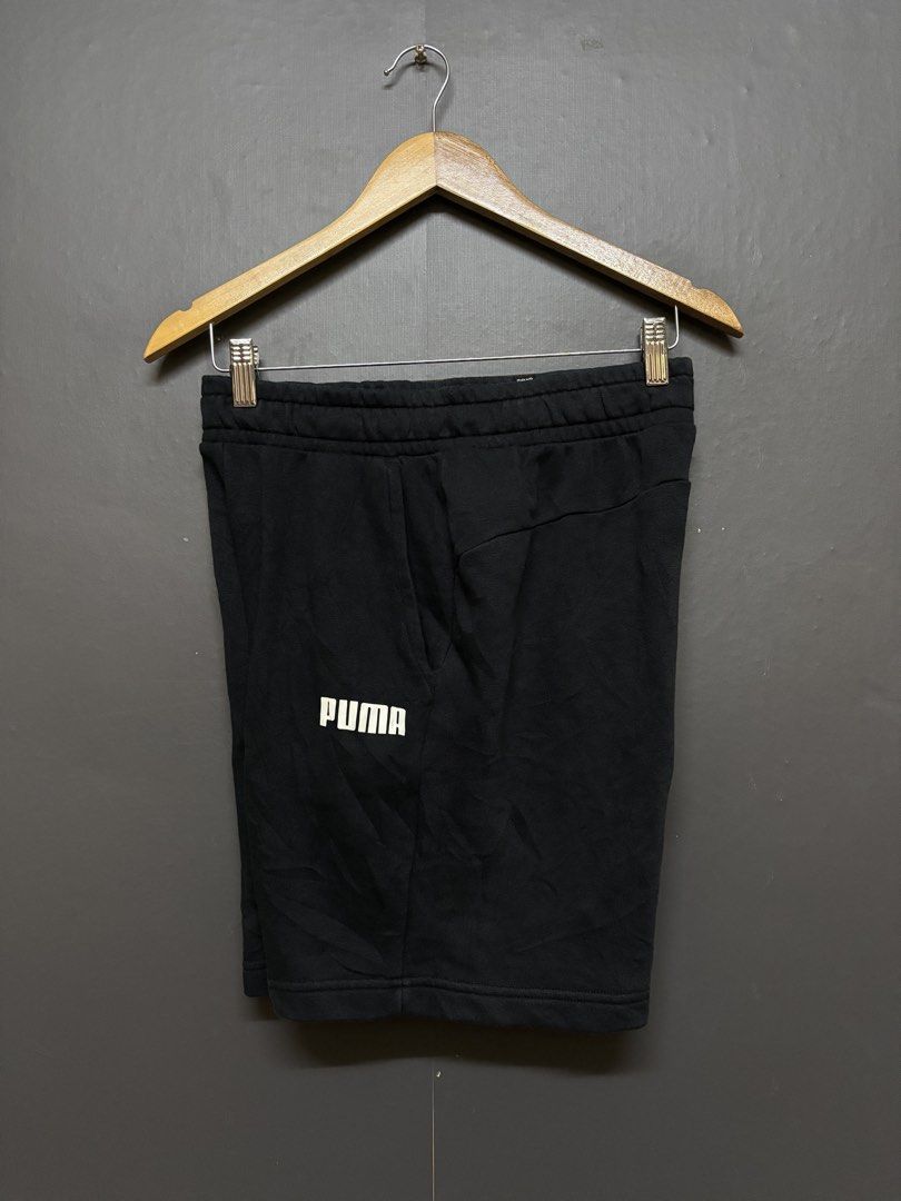 Puma Sweat Short (Category: Shorts) located in Cavite. Submitted by staythrifted.23 (Listing ID 1468602263, Image 1). Description: Medium on 🏷️ L 17.5 W 30 - 32 Like new Color rate 10/10 Issue ❌ Loc. Cavite We ship nationwide Payment first .
