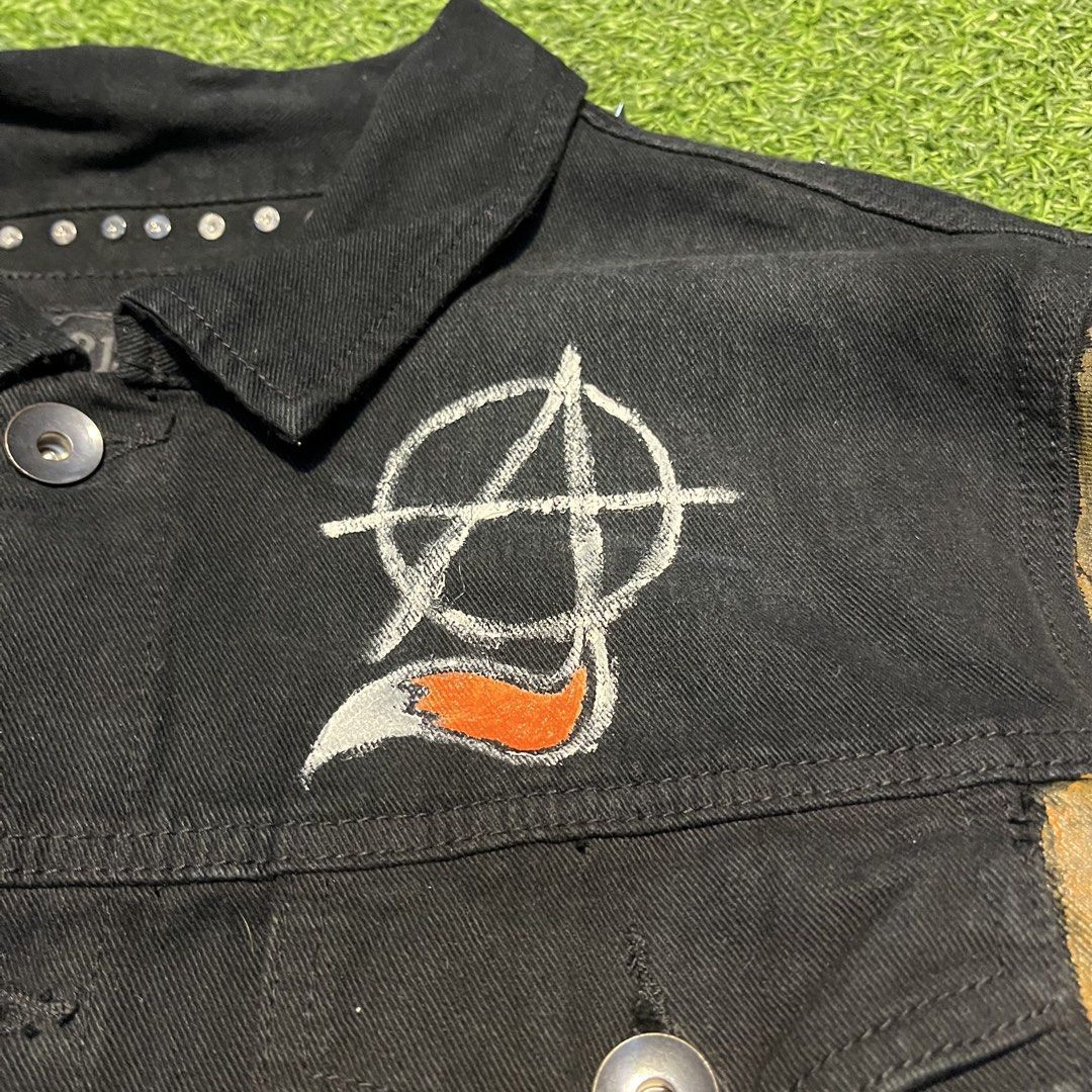 PUNKS MAONG POLO BOTTON S DOWN (Category: Coats, Jackets and Outerwear) located in Binangonan. Submitted by nhogsmapula-24860 (Listing ID 1468581891, Image 3). Description: punk maong long sleeve polo jacket.