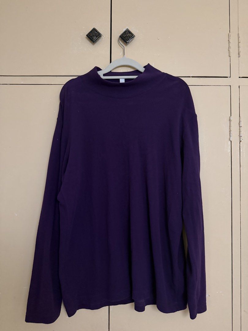 Purple oversized turtleneck long sleeve top (Category: Longsleeves) located in Quezon City. Submitted by sufjanxcx (Listing ID 1468684753, Image 1). Description: Uniqlo XL Size Negotiable.