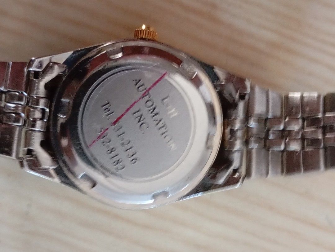 Quartz (Category: Women's Watches) located in Las Pinas. Submitted by quick_deals_great_finds2 (Listing ID 1468532671, Image 3). Description: 25mm small fits wrist 6.8 Quartz with battery Good working condition.