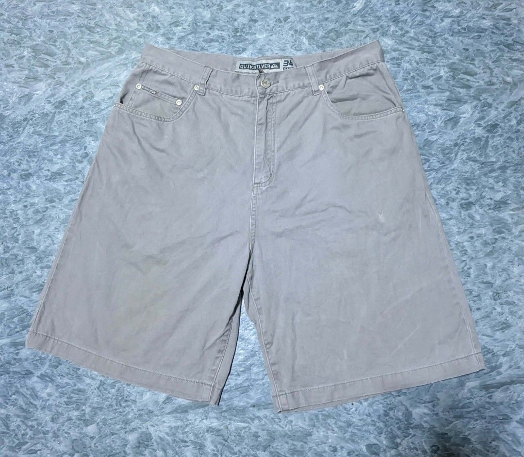 Quicksilver Short Relaxed Fit (Category: Shorts) located in Bacolod City. Submitted by mac_kelley (Listing ID 1468596023, Image 1). Description: Quicksilver Short Relaxed fit Size: 34 Color rate: 9/10 Good condition Need wash Color may vary due to lighting. 📩📩.