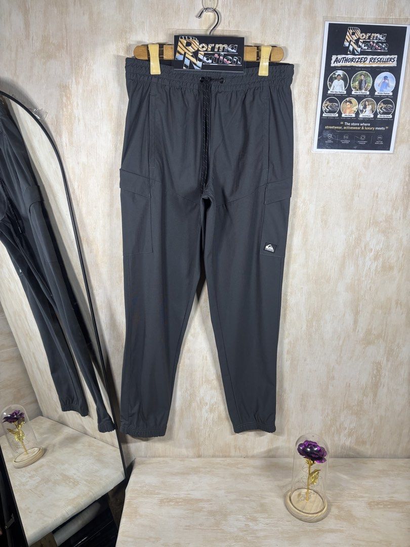 QUIKSILVER QUIKDRY CARGO PANTS (Category: Trousers) located in Cabuyao City. Submitted by pormanation-thrift-store (Listing ID 1468599442, Image 1). Description: QUIKSILVER QUIKDRY CARGO PANTS Condition: LIKE NEW Color rate: 10/10 (PWEDE SA MASELAN) Size: MEDIUM Dimes: 30-34”Wx39”L Issue: NONE‼️ Price: 1500.