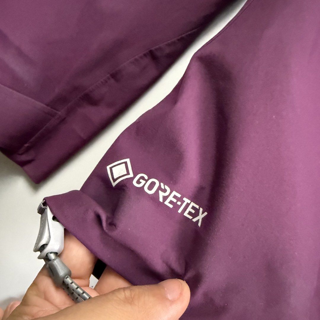 Rab kangri goretex rain jacket (Category: Coats, Jackets and Outerwear) located in Cavite. Submitted by epiboie (Listing ID 1468679467, Image 2). Description: Rab kangri goretex rain jacket Size large womens 21.5x28 Color rate: 9.5/10 excellent condition No issue 3480 -.