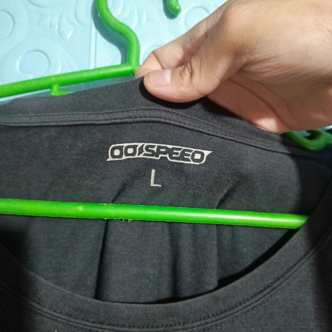 RACE CAR TEE SPEEDO (Category: Activewear) located in Quezon City. Submitted by zoesmithshop (Listing ID 1468521759, Image 3). Description: SIZE L ON TAG BUT GOOD IN XL GOOD CONDITION.
