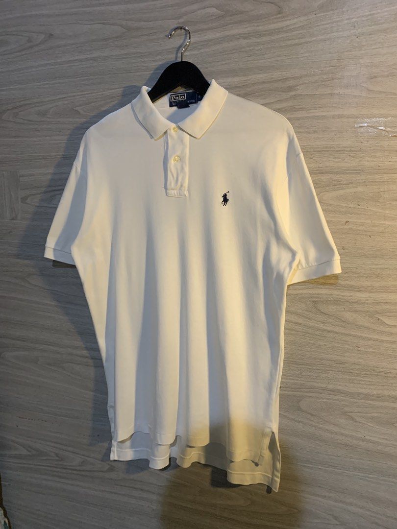 Ralph Lauren (Category: Tshirts & Polo Shirts ) located in Butuan. Submitted by thrif_findspeace (Listing ID 1468671333, Image 2). Description: Condition : Good Colorate : 9.5 Width - 21 Length - 28 Length Back - 30 Issue : Stain , Repair Tiny pinhole at slit.