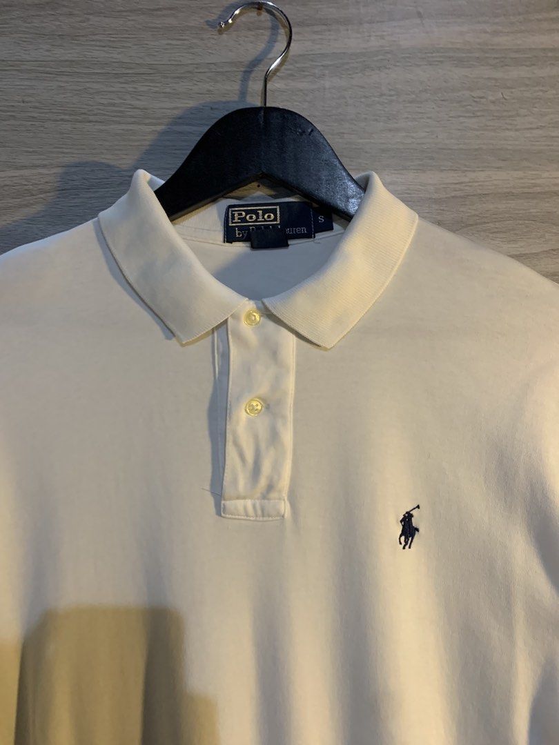 Ralph Lauren (Category: Tshirts & Polo Shirts ) located in Butuan. Submitted by thrif_findspeace (Listing ID 1468671333, Image 3). Description: Condition : Good Colorate : 9.5 Width - 21 Length - 28 Length Back - 30 Issue : Stain , Repair Tiny pinhole at slit.