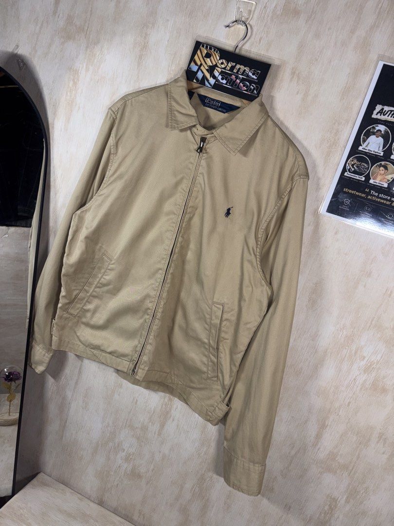 RALPH LAUREN HARRINGTON JACKET (Category: Coats, Jackets and Outerwear) located in Cabuyao City. Submitted by pormanation-thrift-store (Listing ID 1468607989, Image 3). Description: RALPH LAUREN HARRINGTON JACKET Condition: LIKE NEW Color rate: 10/10 (PWEDE SA MASELAN) Size: MEDIUM Dimes: 23.5”Wx26.5”L Issue: NONE‼️ Price: 4200.