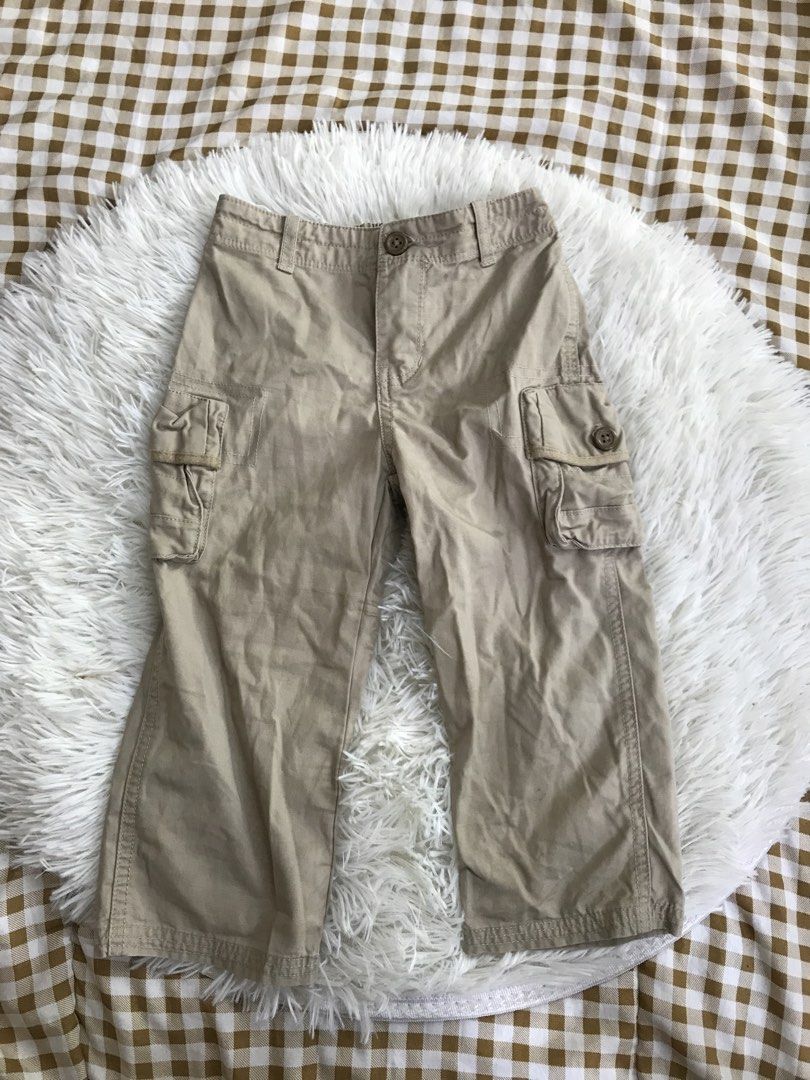 Ralph Lauren Khaki Cargo Pants 24M (Category: Babies & Kids Fashion) located in Aloguinsan. Submitted by jayhooukay (Listing ID 1468513127, Image 1). Description: - Brand/Item: Ralph Lauren Toddler Boys Khaki Cargo Pants - Size: 24M - Color: Classic Beige - Features: Functional side cargo pockets, secure button closure, and elastic waistband in the back for easy dressing - Origin: Made in China - Condition/Style: Great everyday staple piece for y
