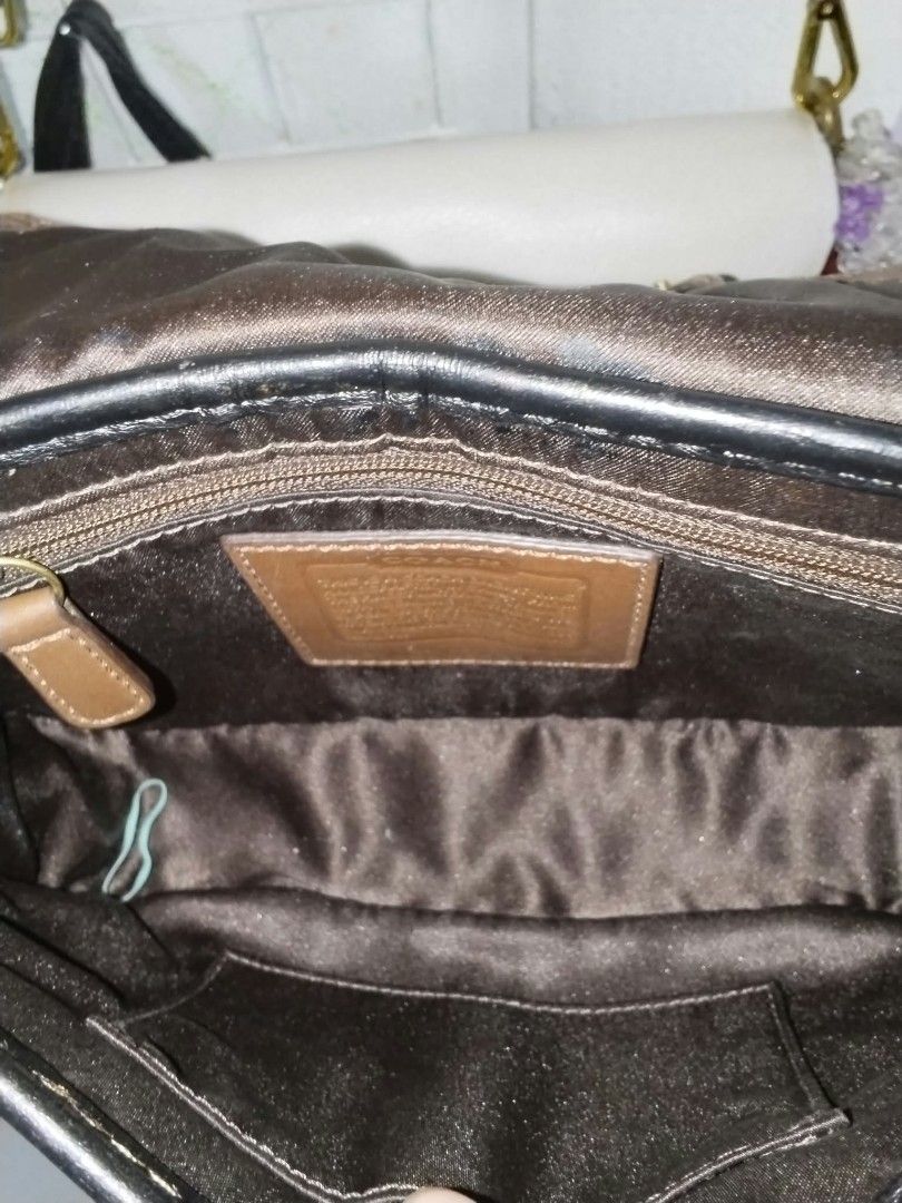 Rare Coach (Category: Shoulder Bags) located in Manila. Submitted by bagelyascollection (Listing ID 1468707028, Image 3). Description: Rare Coach A legacy signature double -pocket magnet locked bag Small size.