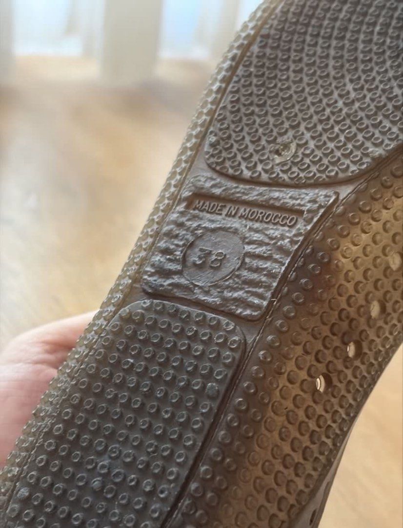 RARE! Plasticana Surfana Natural (Category: Flats & Sandals) located in Marikina City. Submitted by marahome (Listing ID 1468581118, Image 3). Description: Unisex Big on me, I can accept swap with size 7..