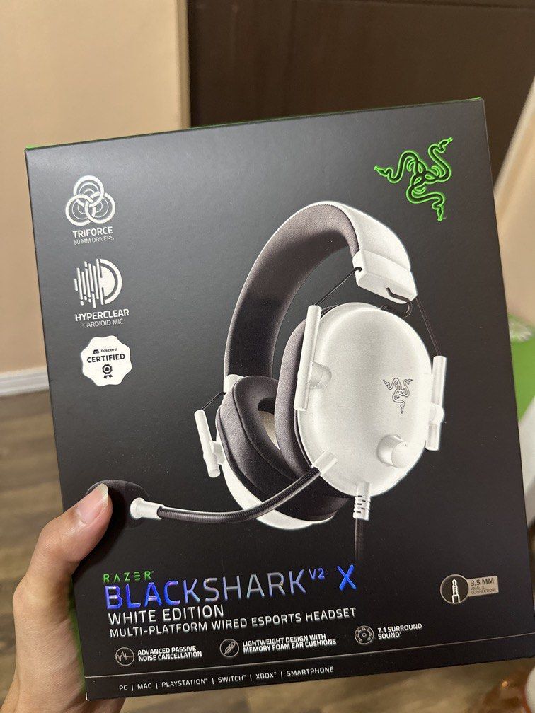 Razer Blackshark v2 x white edition (Category: Headphones & Headsets) located in Manila. Submitted by iamlaraclaire (Listing ID 1468545719, Image 1). Description: unused, just opened the box slightly negotiable.