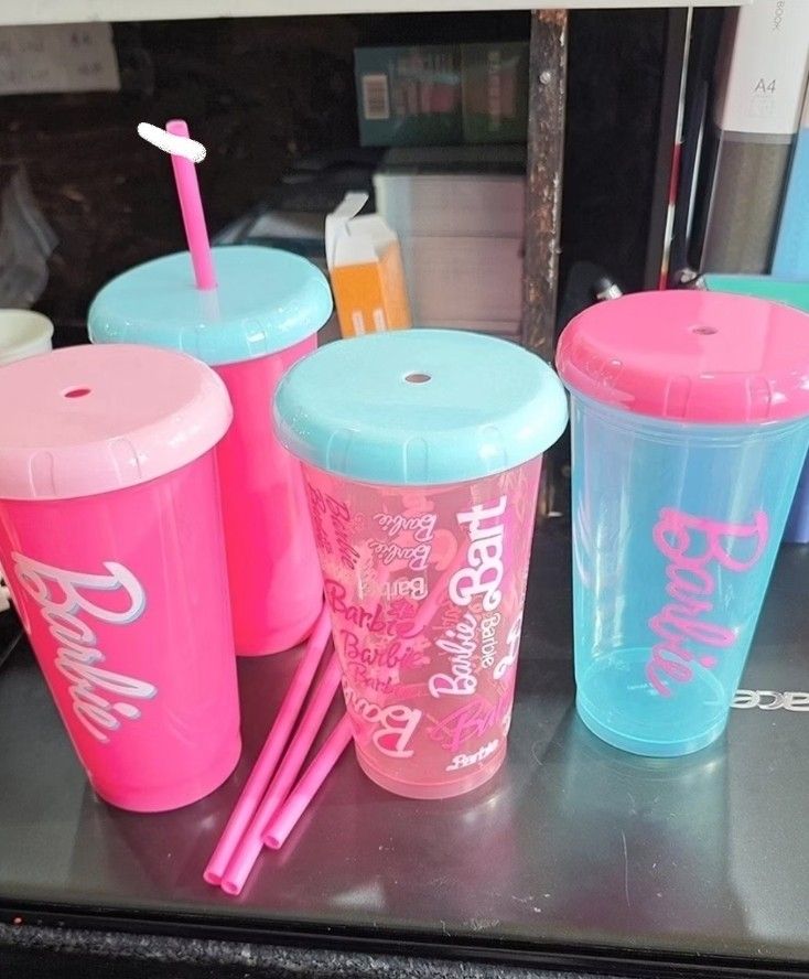 [READ DESCRIPTION] Barbie Plastic Cup Miniso Like 520ml (Category: Other Kitchenware & Tableware) located in Angeles City. Submitted by trustsuki (Listing ID 1468706610, Image 1). Description: 🍀 ꒰ wts lfb ph only .ᐟ ˚♡ ꒱ ‼️ read before buying price + lsf ✨️ pre - order(up to 5weeks ✨️ brandnew AS IS ✨️ 4pcs for 200php x sensi, always manage your expectations it might have factory damage x impatient 💸 mop: maribank / gcash 🚚 mod: j&t ( with -21