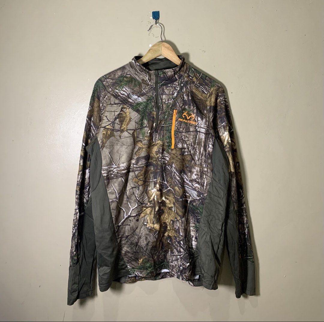 REALTREE Qzip Longsleeve (Category: Coats, Jackets and Outerwear) located in Molave. Submitted by mysticbird_38213e (Listing ID 1468679428, Image 1). Description: Good condition No issue Solid nito mga boss Ganda sa personal .