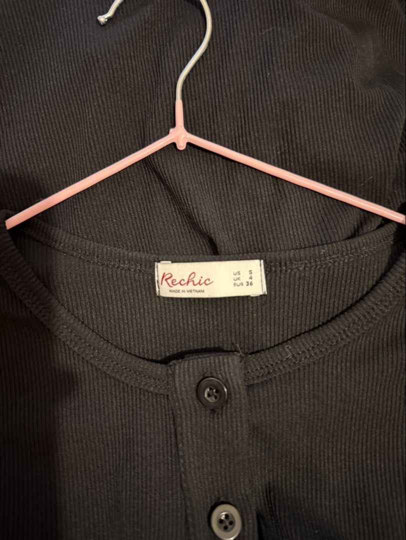 ReChic Ribbed Black Top (Category: Sleeveless) located in Manila. Submitted by fionamarg123 (Listing ID 1468651014, Image 2). Description: Never used, got the wrong size Size small but can run til Size M Bought in Vietnam RFS: Decluttering.
