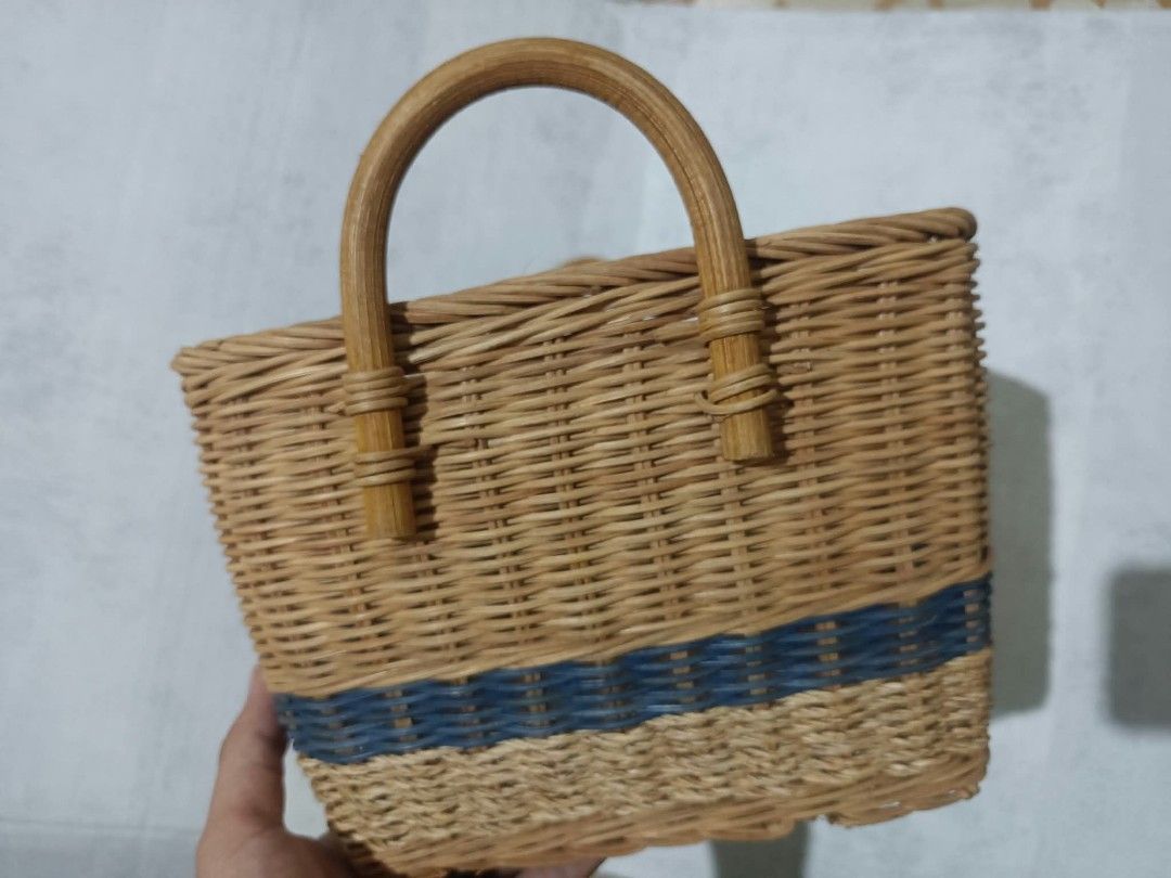 Rectangular Rattan and Wicker Basket (Category: Storage Boxes & Baskets) located in Davao. Submitted by lotispreloved (Listing ID 1468633054, Image 3). Description: .