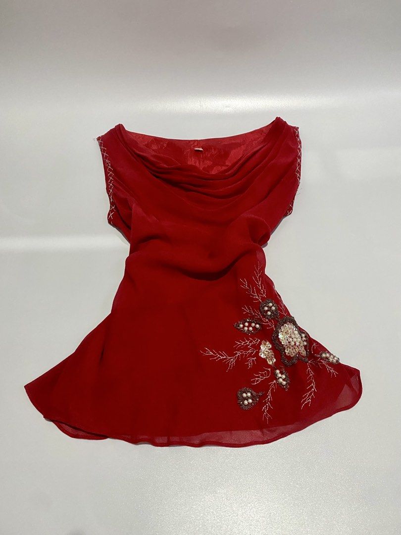 Red Cowneck Y2k Beaded Top (Category: Blouses) located in Naic. Submitted by svety4na (Listing ID 1468512379, Image 2). Description: RED FLOWER BEADED Y2K COW NECK TOP 👚 𝔇𝔦𝔪𝔢𝔫𝔰𝔦𝔬𝔫𝔰 𝔖𝔦𝔷𝔢: Small | No tag *Needs wash 𝔐𝔦𝔫𝔦𝔪𝔲𝔪 𝔰𝔥𝔦𝔭𝔭𝔦𝔫𝔤 𝔣𝔢𝔢 (₱54) 𝔐𝔬𝔡𝔢 𝔬𝔣 𝔭𝔞𝔶𝔪𝔢𝔫𝔱: GCASH ONLY 📍Naic, Cavite.