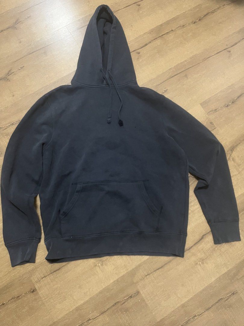 Red Jacket Quality Made Hoodie Size L (Category: Coats, Jackets and Outerwear) located in Abucay. Submitted by iellifinds (Listing ID 1468593506, Image 1). Description: - Brand/Model: Red Jacket Quality Made - Size: Large - Color: Solid Black - Material: Soft fleece interior for extra warmth - Features: Front pouch pocket and adjustable drawstrings - Condition: Normal signs of wash and wear throughout - Style: Casual everyday pullover.