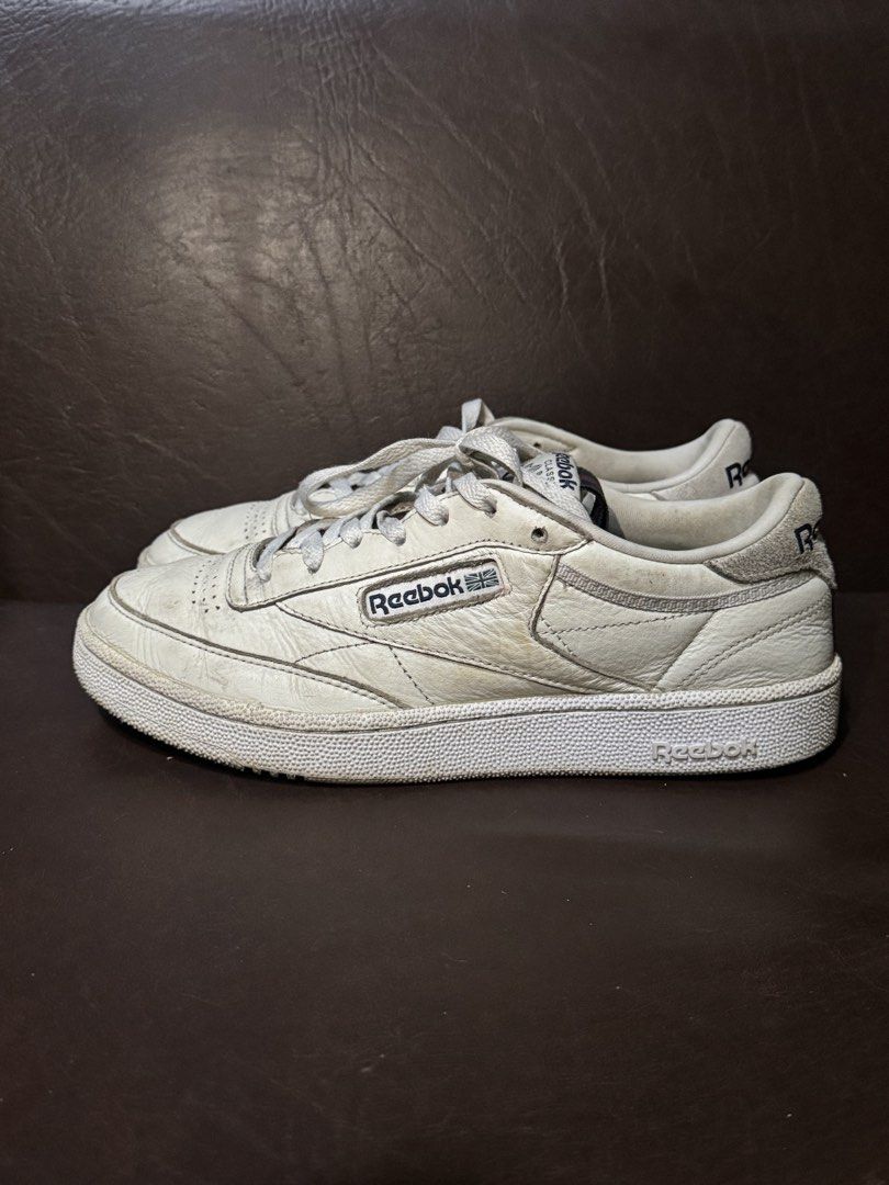 Reebok Club C (Category: Sneakers) located in San Jose. Submitted by lalisamanofoot50726 (Listing ID 1468671725, Image 2). Description: BER MONTHS SALE steal price all items ✨ authentic pre-love unisex need wash lang po 🫧 size: EURO 40.5 • 26 cm on tag.