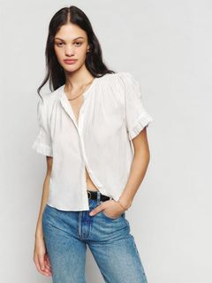 (Category: ) located in . Submitted by designerbrandsforless (Listing ID 1468595570, Image 1). Description: .