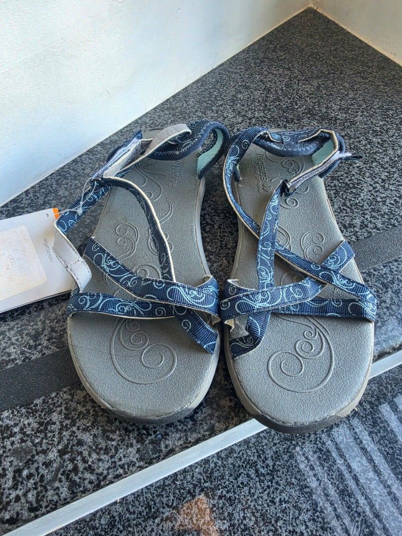 Regatta sandals (Category: Flats & Sandals) located in Baguio. Submitted by jz_finds (Listing ID 1468500086, Image 1). Description: Great outdoors size: 25cm /UK6.