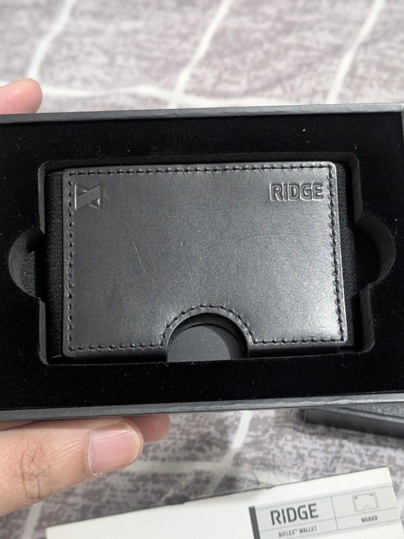 Ridge biflex mkbhd edition (Category: Wallets & Card Holders) located in Valenzuela. Submitted by parzival18 (Listing ID 1468569927, Image 2). Description: Used for a month only Shipped from us Mkbhd limited edition Complete with box No issue.
