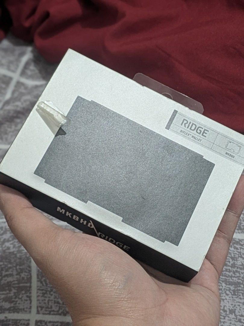 Ridge biflex mkbhd edition (Category: Wallets & Card Holders) located in Valenzuela. Submitted by parzival18 (Listing ID 1468569927, Image 1). Description: Used for a month only Shipped from us Mkbhd limited edition Complete with box No issue.
