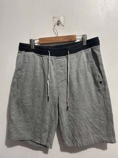 (Category: ) located in . Submitted by thrift_finds_739 (Listing ID 1468603041, Image 1). Description: .