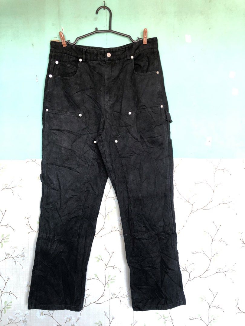Riveted Carpenter jeans double knee (Category: Jeans) located in Bacolod City. Submitted by kristineparreno (Listing ID 1468521140, Image 1). Description: W-32-33 L-43.7 Hem-9.3 .