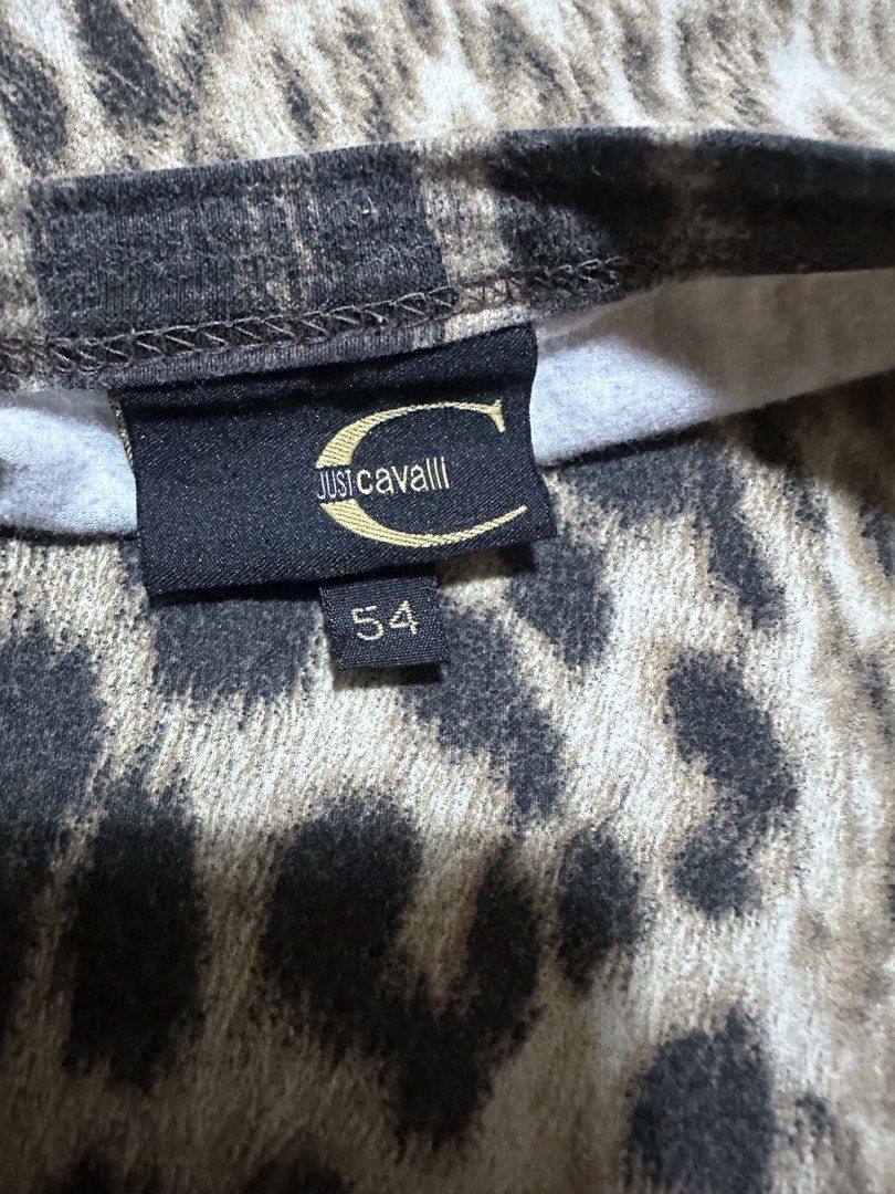 roberto cavalli leopard shirt (Category: Shirts) located in Baguio. Submitted by nieldan.2 (Listing ID 1468605264, Image 3). Description: excellent condition size 52 large womens.