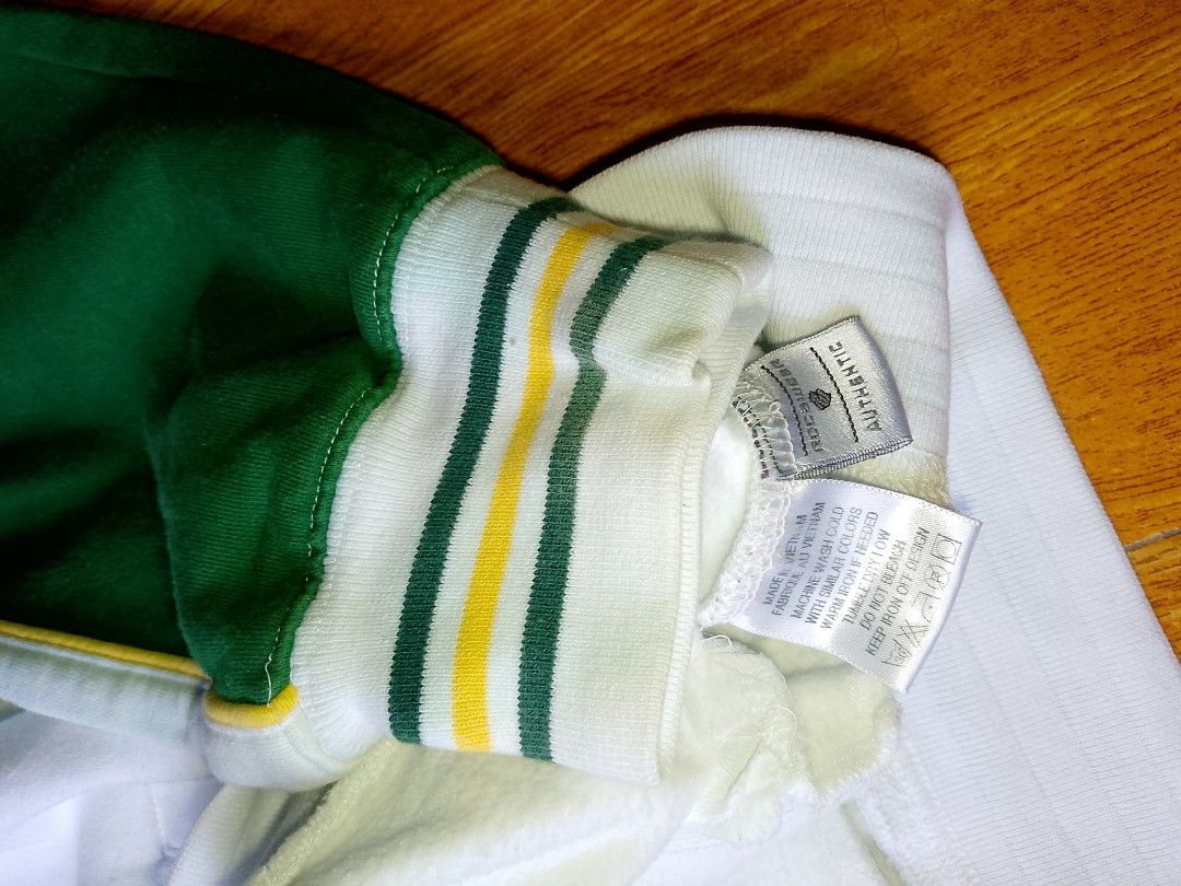 rocawear y2k (Category: Coats, Jackets and Outerwear) located in Manila. Submitted by goodiesm (Listing ID 1468519455, Image 3). Description: .