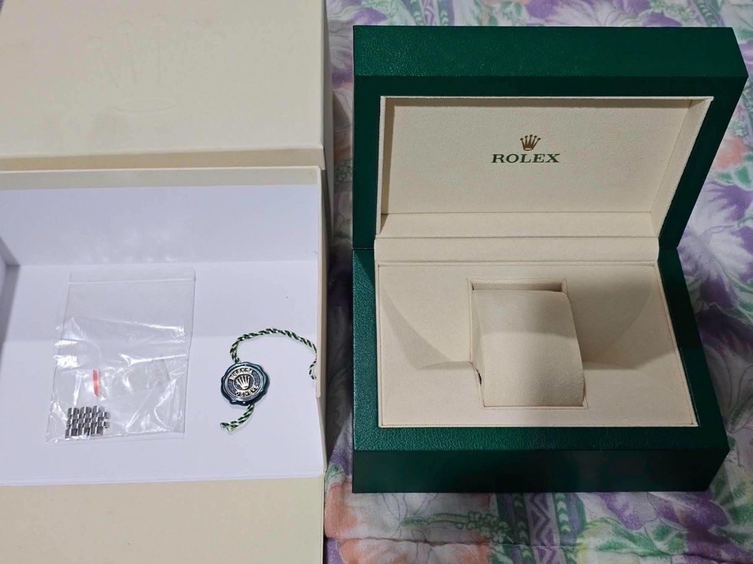 Rolex DateJust 36mm (Category: Luxury Watches) located in Bulacan. Submitted by rich3lle (Listing ID 1468679418, Image 3). Description: Rolex Datejust 36mm Diamond Index White Gold Fluted Bezel Continuous Jubilee Links Last batch 700k asking (nego for sure buyer only) Year 2019 Complete Unused.
