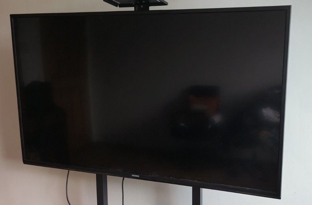 Rush Promac Led TV 55 inch (Category: TV) located in Manila. Submitted by leahcim02 (Listing ID 1468519601, Image 1). Description: sale only 99%smooth issue may maliit na dot shadow sa bottom not tolerable not affecting performance pick up only.
