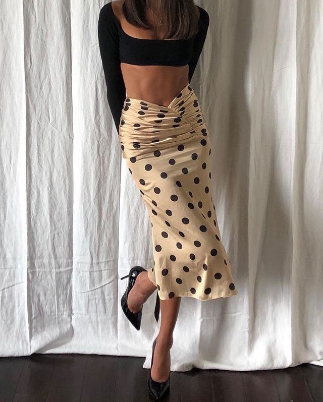 Rush Sell - Orseund Iris Skirt (S) (Category: Skirts) located in Manila. Submitted by babybella888 (Listing ID 1468514590, Image 2). Description: - with minimal flaw only (removable overtime).