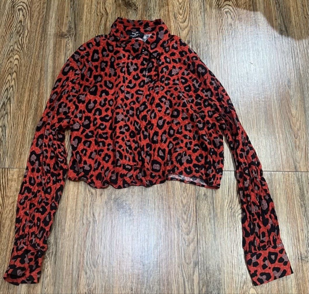 SALE‼️ BERSHKA Crop (Category: Shirts) located in San Jose del Monte. Submitted by senorita_wella (Listing ID 1468602833, Image 2). Description: .