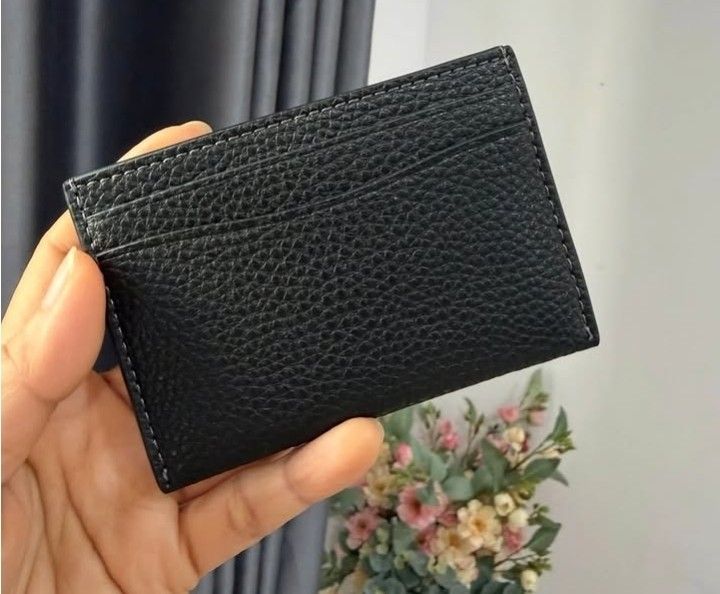 SAlE COACH CARD HOLDER (Category: Wallets & Card Holders) located in Pasig City. Submitted by titalana2011991 (Listing ID 1468538896, Image 2). Description: ORIGINAL & BRANDNEW.