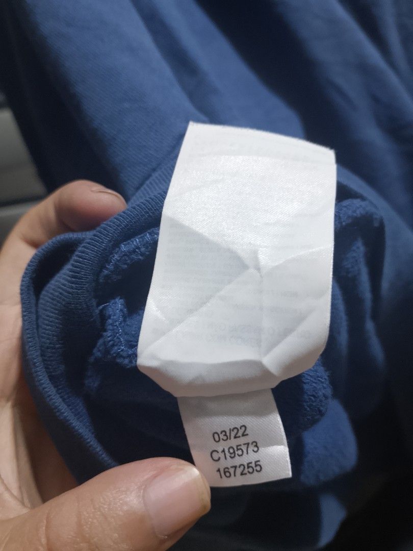 Salomon jacket (Category: Coats, Jackets and Outerwear) located in Surigao. Submitted by thrifttofinds (Listing ID 1468658882, Image 3). Description: no issue 9/10 color rate good condition.
