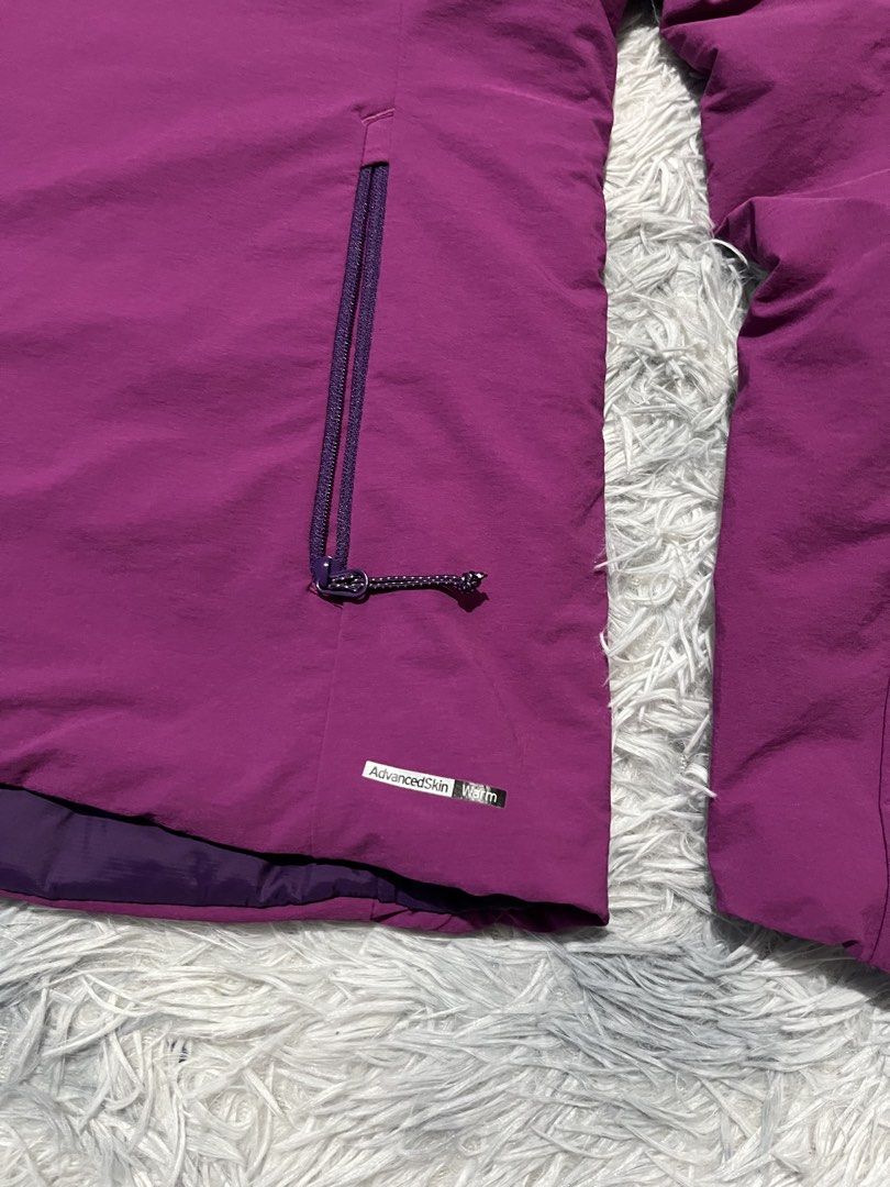Salomon Reversible Primaloft Puffer Jacket (Category: Coats, Jackets and Outerwear) located in Sasmuan (Sexmoan). Submitted by winterclothes.ph (Listing ID 1468524236, Image 3). Description: Salomon Reversible Primaloft Puffer Jacket M on tag Width 19 Length 25 Excellent Condition Sign of usage print check last 2 pics.