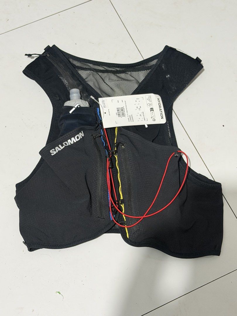 Salomon Vest Sense Pro 6 (Category: Other Sports Equipment and Supplies) located in Quezon City. Submitted by louis54081 (Listing ID 1468693137, Image 2). Description: Salomon Sense Pro 6 Brand New Size L (Brand New) Srp at ₱14,990 SELLING AT ₱6,500 Only Loc - Holy Spirit, Quezon City Includes Two Brand New Soft Flask.