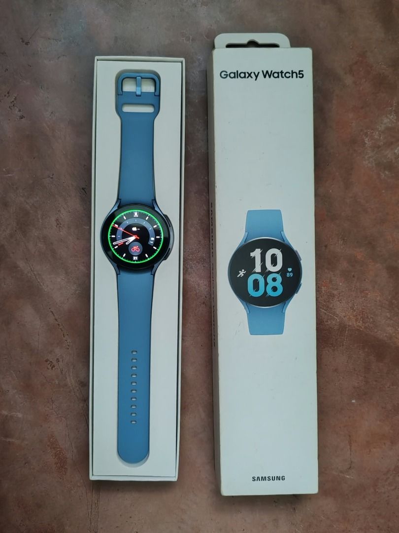 Samsung Galaxy Watch 5 44mm (Category: Wearables & Smart Watches) located in Caloocan City. Submitted by rxsales (Listing ID 1468600002, Image 2). Description: 44mm Version 1.4-inch Super AMOLED (450 x 450 pixels) Weighs 33.5g Dimensions of 43.3 x 44.4 x 9.8 mm 410mAh battery NEGOTIABLE FROM THE LISTED PRICE NOTE: Clean unit No scratches Complete with box, charger, and manuals/papers Well-maintained and in excellent condition.