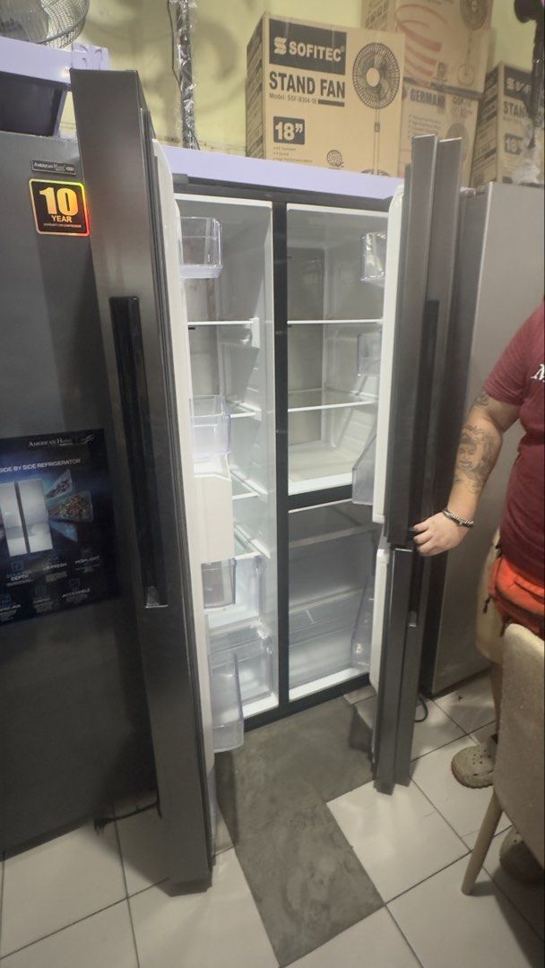 Samsung ref (Category: Refrigerators and Freezers) located in Manila. Submitted by ivyfv04 (Listing ID 1468636760, Image 2). Description: Samsung inverter ref Like new No issue Las piñas loc .