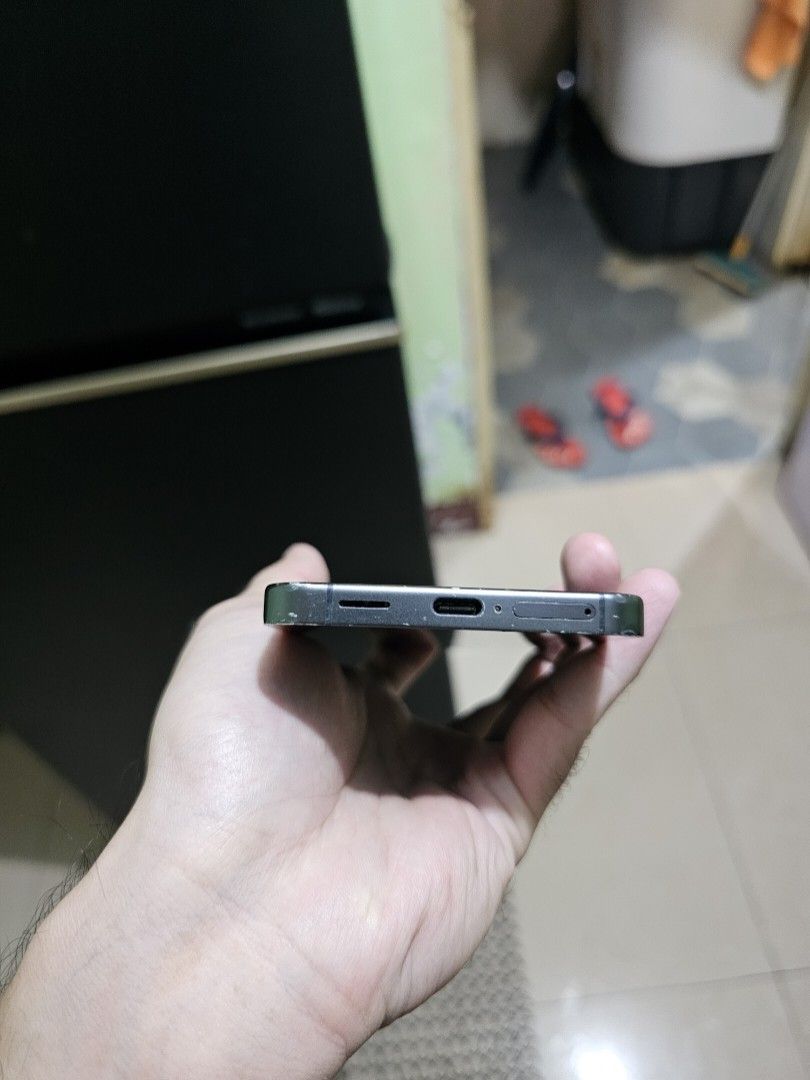 Samsung S24 Rush Sale ‼️ (Category: Samsung) located in Cavite. Submitted by rainramos006 (Listing ID 1465509973, Image 2). Description: Sale or Swap Samsung S24 Onyx Black • 128Gb •Dualsim / Openline •No History of repair ❌️ •In Good Condition •All buttons are crips •Used as backup phone only Honest Issue: Scratches on screen & dents but still in Good Condition, need lang tempered glass at case. Unit & Case only 📌 Trece Area only, Pass sa malay
