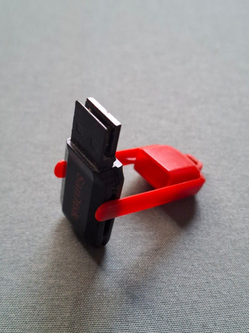 SanDisk Cruzer Switch 8GB USB Flash Drive (Category: Hard Disks & Thumbdrives) located in Caloocan City. Submitted by epic.ryan_01 (Listing ID 1468632606, Image 3). Description: - Brand: SanDisk Cruzer Switch - Capacity: 8GB - Design: Black and red plastic body with convenient swing-to-open cap and lanyard loop - Compatibility: Standard USB-A connector for easy plug-and-play - Use: Perfect for transferring documents, photos, and daily files ✅ Wor