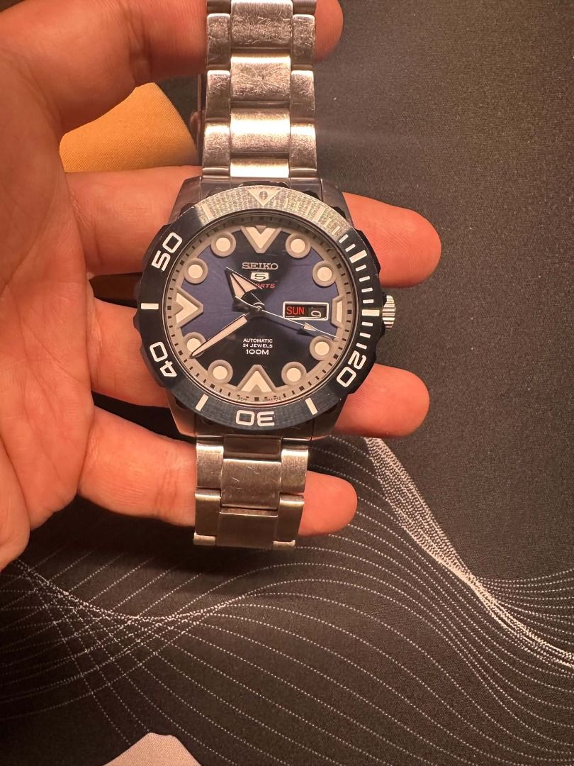 Seiko 5 Sports Automatic SRPA09 (Category: Men's Watches) located in Makati City. Submitted by magicarps96 (Listing ID 1468528721, Image 2). Description: For sale only Seiko 5 Sports Automatic SRPA09 Price 7000 Used in good condition: light scratches lang. No issues whatsoever. 100% working. Also comes with its box RFS: EXTRA UNIT. Bought this last 2023 for 13k but actually lost it in our old house soon after. So i bought a replacement. Recently 