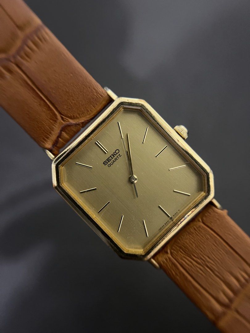 Seiko Gold Dial Octagonal Tank Quartz – Ref. 6531-5100 (Category: Men's Watches) located in Quezon City. Submitted by bobby.brown. (Listing ID 1468507577, Image 1). Description: Seiko Gold Dial Octagonal Tank Quartz – Ref. 6531-5100 Estimated BMBY: November 1985 A refined vintage dress watch from Seiko, featuring a distinct octagonal tank-style gold-tone case with a sleek, minimalist profile. The warm champagne-gold sunburst dial is styled with a
