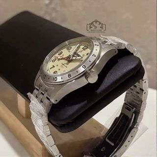 (Category: ) located in . Submitted by watchme_everydaytimepieces (Listing ID 1468709425, Image 1). Description: .