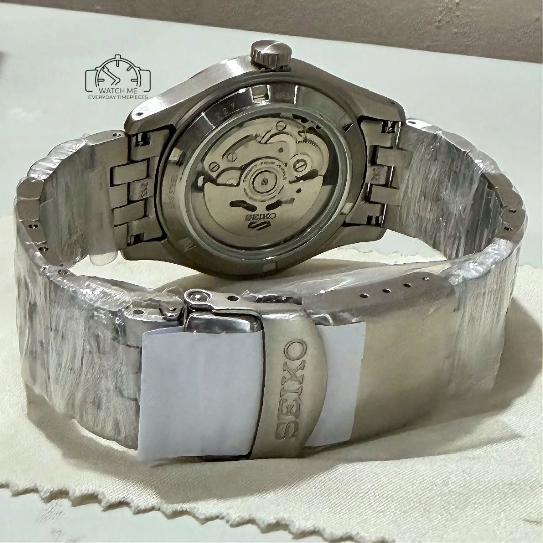 SEIKO HDB002 - desert sand (Category: Men's Watches) located in Manila. Submitted by watchme_everydaytimepieces (Listing ID 1468709425, Image 2). Description: SEIKO HDB002 - desert sand Elevate your wrist game today. ⌚️ brand new ✔️ complete 📩 DM us for inquiries 📦 LBC, lalamove, meet up 📍 bicutan, makati, san pedro 📢 always negotiable but be reasonable FB page | Watch Me - Everyday Timepieces.