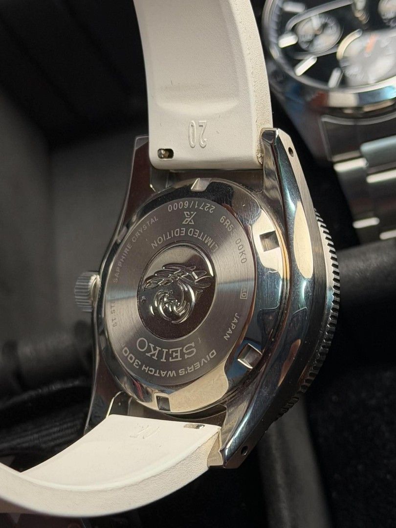 Seiko Prospex SPB511 (Category: Men's Watches) located in Manila. Submitted by gilbertt19 (Listing ID 1468619099, Image 2). Description: ‼️𝐀𝐕𝐀𝐈𝐋𝐀𝐁𝐋𝐄‼️ 🔥 FOR SALE | SEIKO PROSPEX SPB511 🔥 ⌚ Pristine Condition 💯 ✅ Complete Inclusion with free white strap 🧾 With Receipt Collector-worthy piece, ready for its next owner! 🔥 - Brand: Seiko Prospex Automatic Diver - Limited Edition: Numbered out of 6,000 pieces - Dial: Textured white wave d