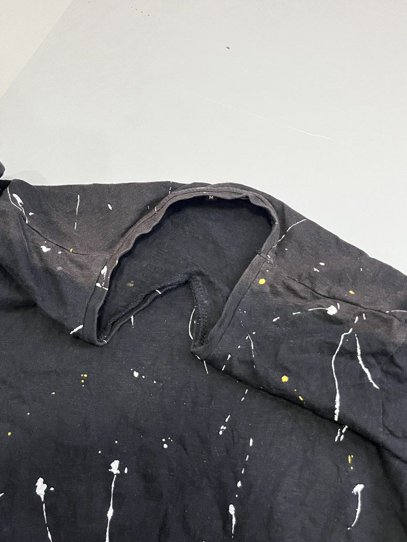 Semantic Design Paint Splatter Long Sleeve Tee (Category: Longsleeves) located in Mabalacat. Submitted by aas_thriftfings (Listing ID 1468571606, Image 3). Description: - Brand: Semantic Design - Size: M - Material: 100% Cotton - Design: Cool white and yellow paint splatter all over - Details: Crew neckline, layered look at the bottom hem with contrasting white trim - Style: Casual streetwear, perfect for everyday outfits - Condition: Excellent /