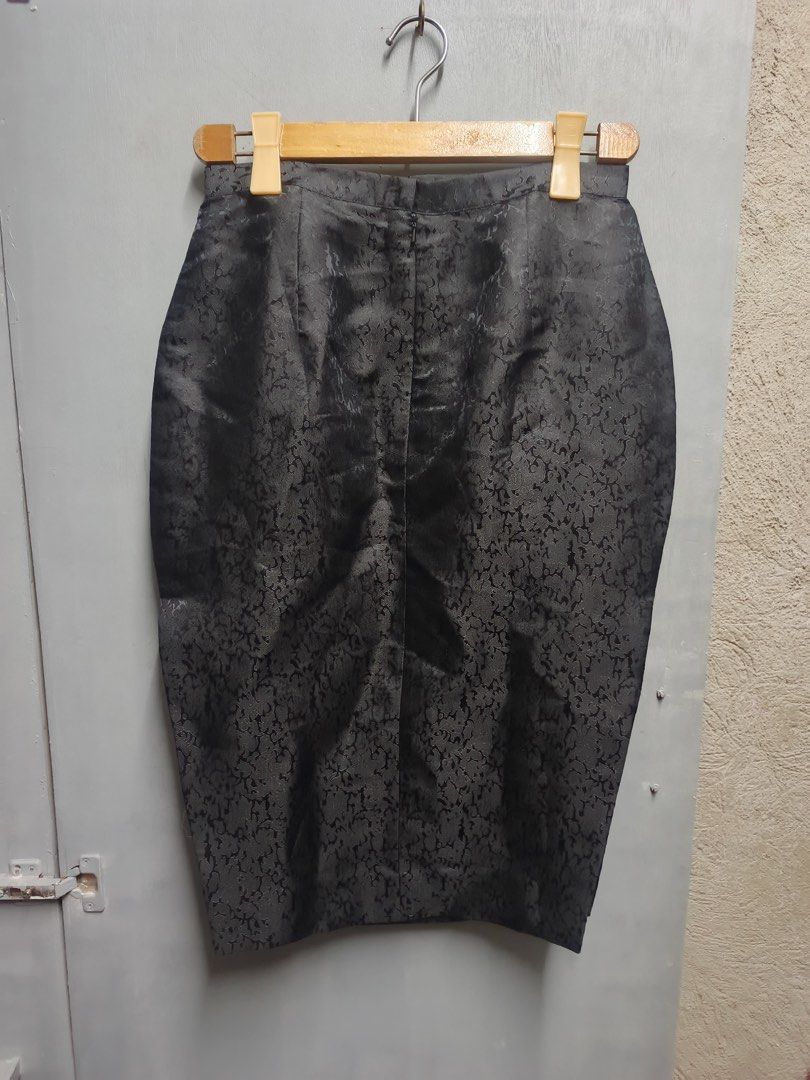 SHANGHAI TANG VINTAGE (Category: Skirts) located in Dasmarinas. Submitted by jessputrages (Listing ID 1468670141, Image 2). Description: For sale Shanghai Tang Excellent condition No issue 2500 plus shipping fee Pm for more details.